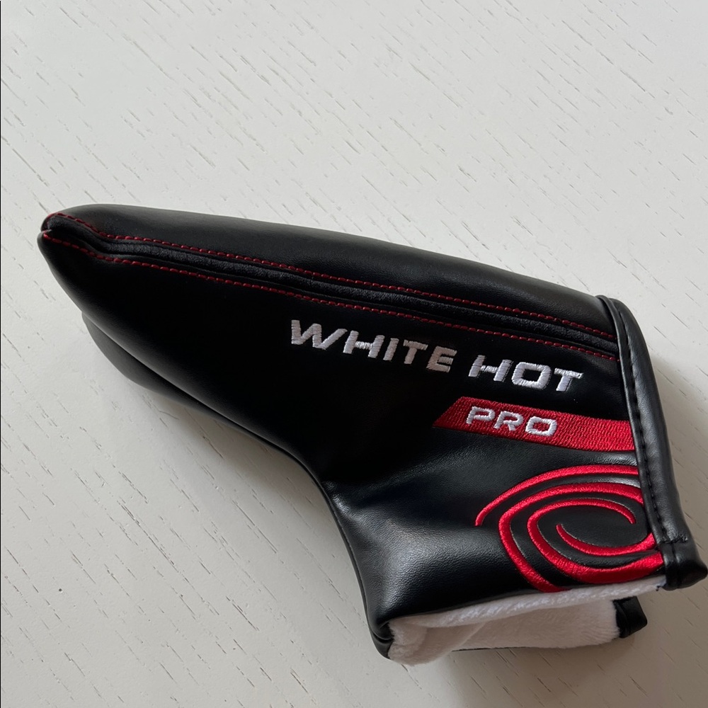 Odyssey White Hot Pro Black and Red Putter Cover